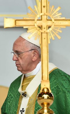 Papa pone fin en Filadelfia a su impactante gira por EE UU