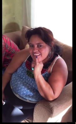 Bloguera hondureña hace realidad el sueño de una familia