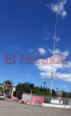 Desolado y sin bandera, así luce el Consejo Central Ejecutivo del Partido Liberal tras expulsión de diputados