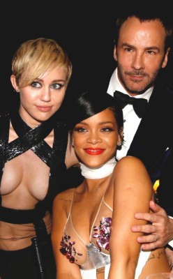 Rihanna y Miley Cyrus, un duelo de escotes