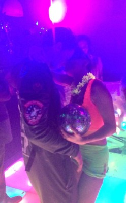 miley mostró su amor en público