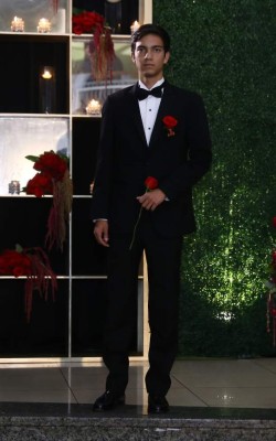 Los elegantes caballeros en la Prom 2017 de la Macris School