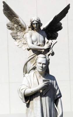 El 'Azul” eterno de Rubén Darío