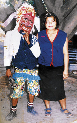 La familia Méndez Martínez espera cinco cadáveres