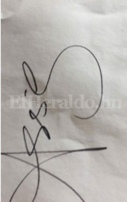 ¡Vaya privilegio! Ronaldinho invitó a aficionado hondureño a su hotel para regalarle autógrafo en persona