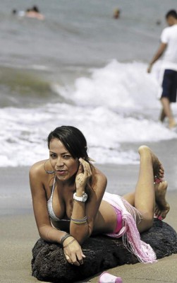 Diosas de la arena y el verano en el norte de Honduras