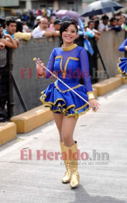 FOTOS: Colegios que se lucieron con talentosas palillonas