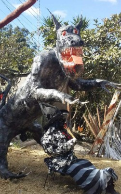 Monigotes en Ojojona preparados para recibir el Año Nuevo 2019