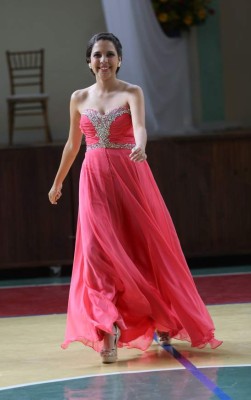 Andrea Espinoza es la señorita Sagrado Corazón