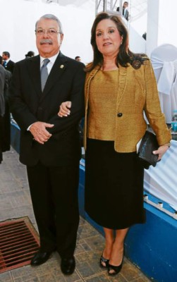 Sobriedad y glamour en toma de posesión