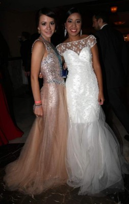 Glamour en la fiesta prom de la Americana