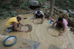 Gasolina súper baja L 1.74 y regular L 1.59