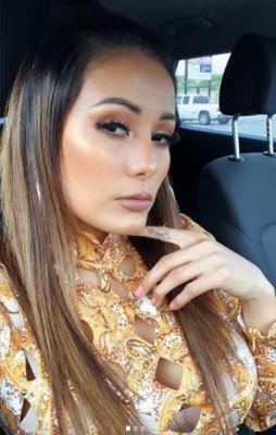 FOTOS: El sensual estilo de Elsa Oseguera, periodista hondureña que triunfa en YouTube