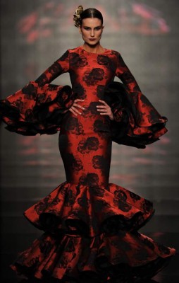 Sedas, crepés y encajes al ritmo de flamenco