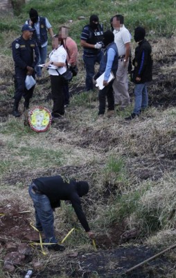 Encuentran restos humanos en cuatro sacos