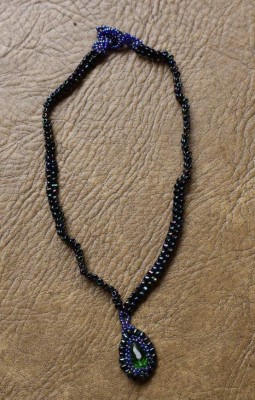 Piezas creativas tejidas con mostacilla