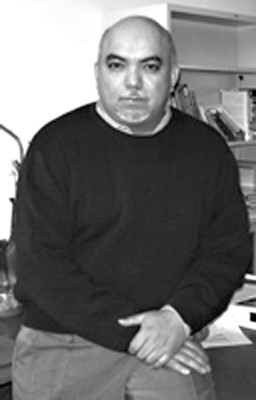 León Leiva Gallardo: 'La razón miente más que la poesía”