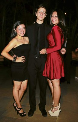 Seniors de Macris School realizan tradicional cena