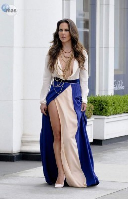 Kate del Castillo presume sus piernas