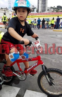 Así se vive la Vuelta Ciclística Infantil de El Heraldo 2017