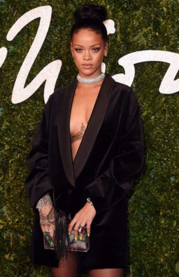 Famosas al desnudo con escotes XXL