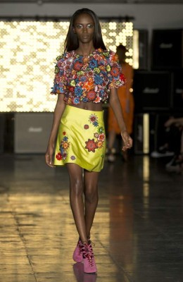 Color y sensualidad en fashion de Londres