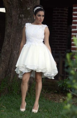 Romanticismo bordado en la silueta femenina