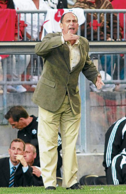 'Atentos a su contragolpe', dice DT de Canadá