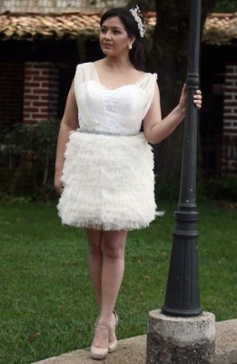 Romanticismo bordado en la silueta femenina