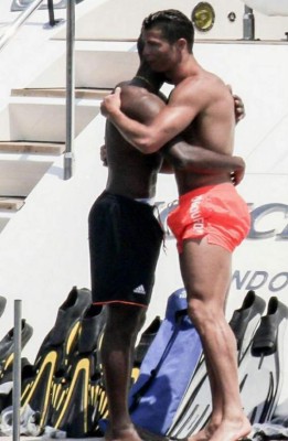 Comprometedoras fotos de Cristiano Ronaldo con un amigo