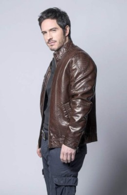 Divulgan fotos de Mauricio Ochmann desnudo