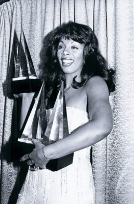 Fallece de cáncer Donna Summer, la reina de la música disco