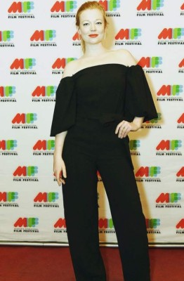 ¿Quién es Sarah Snook, la actriz de Succession que se casó con su mejor amigo?