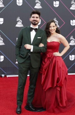 En Imágenes: famosos que se robaron las miradas en los Latin Grammy 2021