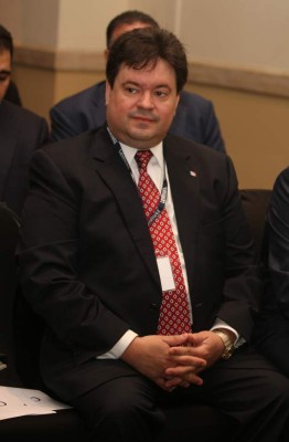 Presidente invita a inversionistas a aprovechar potencial de Honduras