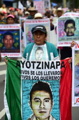 Contradicciones con versión oficial en expediente judicial sobre los 43