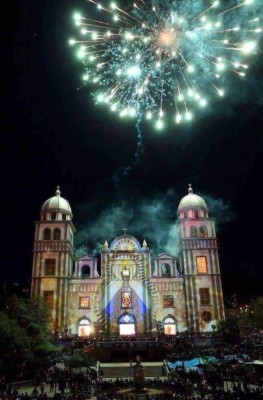 Un festejo lleno de luz y talento para honrar a Suyapita