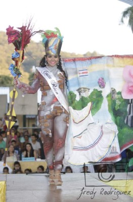 Sabanagrande presume sus bellas mujeres en feria tradicional
