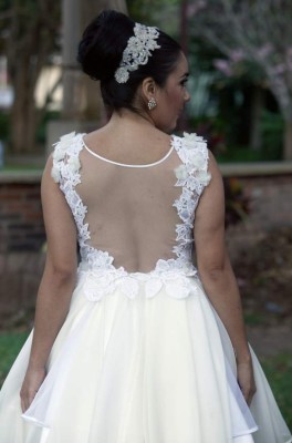 Romanticismo bordado en la silueta femenina