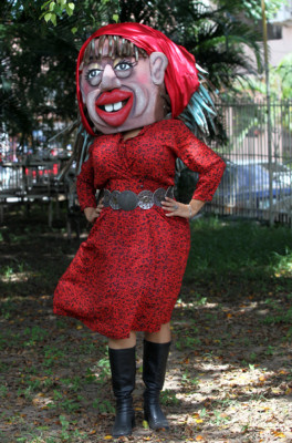 Familia de mojigangas encuentra su identidad