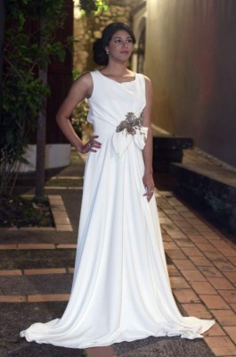 Romanticismo bordado en la silueta femenina