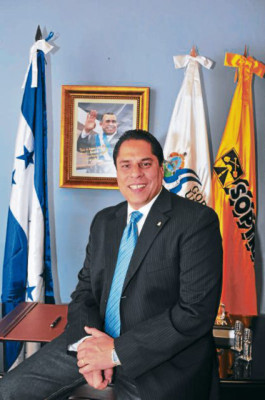 Paz y solidaridad, deseos de capitalinos para 2012