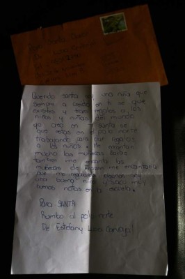 Santa cumple los sueños de los niños que creen en él