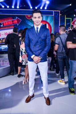 La Alfombra Retro de los Premios Juventud 2016