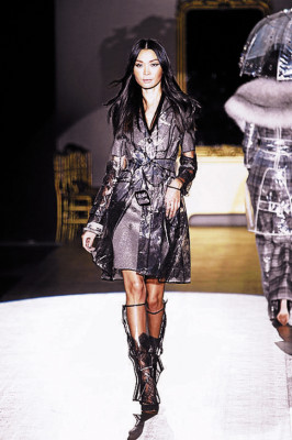 Glamuroso inicio de Mercedes-Benz