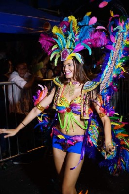 Chicas irradiaron belleza en la Feria Juniana de San Pedro Sula