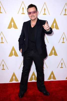 bono se disculpó por incluir el álbum de u2 sin permiso