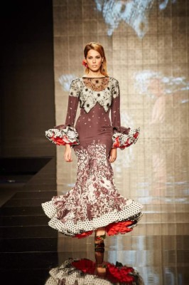 Sedas, crepés y encajes al ritmo de flamenco