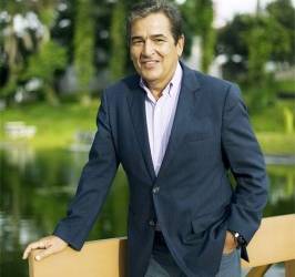 Jorge Luis Pinto se encuentra en su natal Colombia dictando unas charlas de preparación técnica. En una entrevista dijo tener muchas ofertas de América Latina.