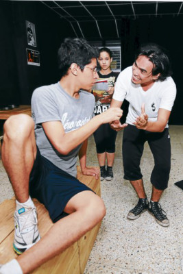 Sea parte de 'El viaje de Pedro el afortunado” con el Teatro Memorias